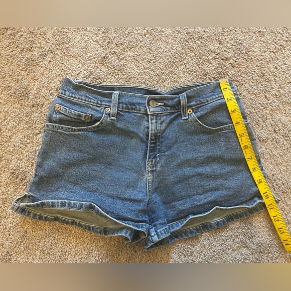 Levis Junior Shorts - Picture 3 of 8